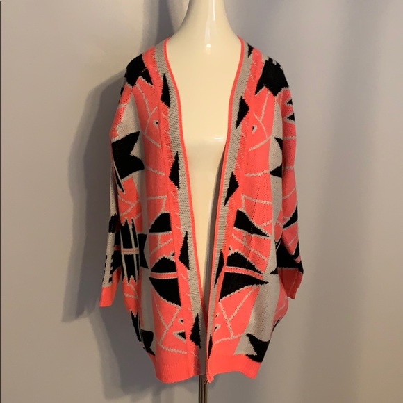 Forever 21 Sweaters - Geometric print Cardigan Forever 21 Sweaters - Geometric print Cardigan